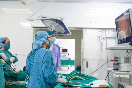 Bất ngờ phát hiện u quái có chứa da, tóc trong lần kiểm tra sức khỏe tổng quát