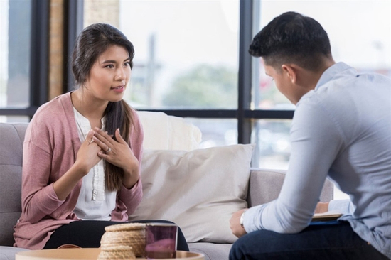 Chăm chồng cả tháng đến gầy sọp, vừa khỏe lại anh lập tức đuổi tôi đi