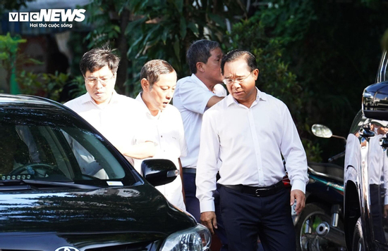 Chủ tịch TP.HCM đến hiện trường, chỉ đạo khắc phục vụ cháy khiến 8 người tử vong