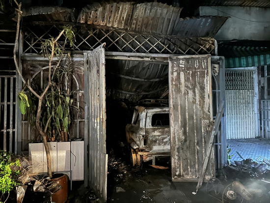 Phó Thủ tướng yêu cầu điều tra nguyên nhân vụ cháy làm 8 người chết ở TPHCM