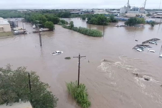 Thảm họa lũ lụt Texas: Cả gia đình 6 người bị cuốn trôi