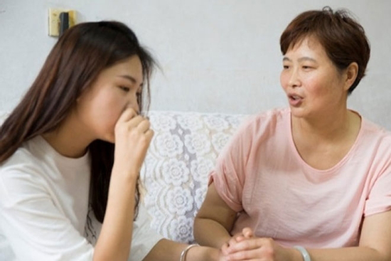 Nhận tiền trông cháu bị nói xấu, 6 năm sau mẹ chồng khiến con dâu hối hận