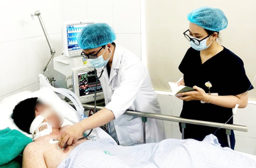 Hai người đàn ông khoẻ mạnh phải thở máy vì biến chứng sởi