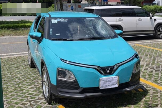 Tài xế lao thẳng xe vào người đi đường: Công an triệu tập 6 người