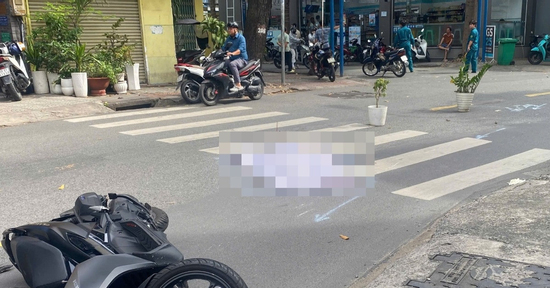 Tài xế xe tải bỏ trốn sau tai nạn khiến cô gái trẻ ở TPHCM tử vong