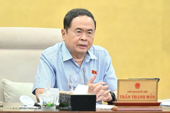 Chủ tịch Quốc hội: Miễn học phí là ‘một quyết định lịch sử chưa từng có’