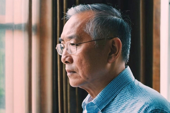 Khi không thể tự chăm sóc bản thân, nên thuê bảo mẫu hay nhờ con chăm sóc? Cụ ông 87 tuổi chia sẻ trải nghiệm