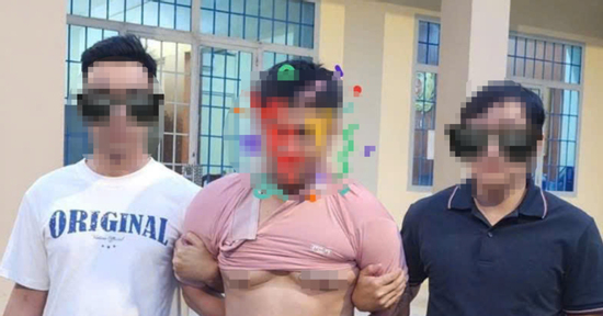 Kẻ biến thái kề dao vào cổ bé gái 12 tuổi để hiếp dâm nhiều lần