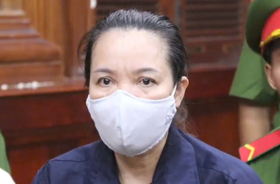 Vì sao phải hoãn phiên xử chủ mái ấm Hoa Hồng vụ bạo hành trẻ?