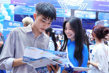 Tuyển sinh đại học 2025: Khi ảo nhiều hơn thật