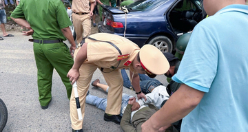 Clip cảnh sát truy đuổi 30km vây bắt nhóm nghi trộm cắp đi ô tô biển số giả