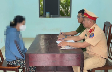 Đắk Lắk: Một phụ nữ đi xe đạp điện tông bà bán vé số rồi bỏ mặc nạn nhân