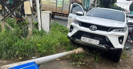 Vụ lái xe bất tỉnh tông ô tô vào biển báo: Tài xế có tiền sử 4 lần ngất đột ngột
