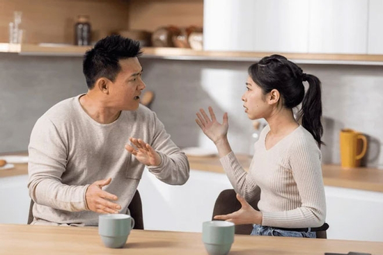 Tôi sốc khi bị người yêu 'vạch mặt' trước cả họ hàng và mẹ chồng tương lai