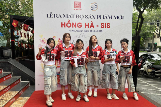 Ra mắt bộ hoạ cụ, hoạ phẩm chào năm học mới, Hồng Hà dành 29.220 sản phẩm quà tặng cho người dân
