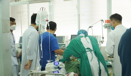Người chồng trong vụ nghi phóng hỏa đốt vợ con đã tử vong
