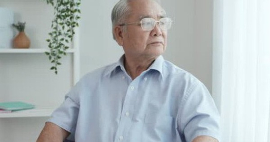 Cả đời tranh danh đoạt lợi, khi nghỉ hưu tôi lại ghen tị với cuộc sống của 2 đồng nghiệp từng bị tôi coi thường vì 'kém cỏi'