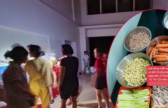 Chung cư Hà Nội bị cô lập, hàng xóm xuyên đêm nấu cháo, đồ xôi, luộc gà tiếp tế
