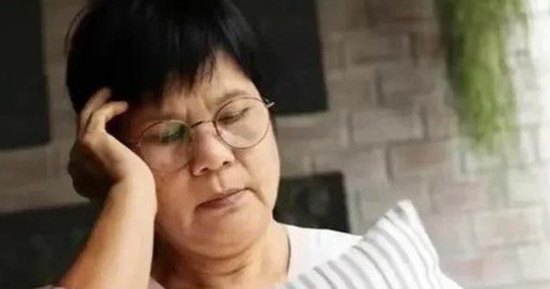 Lương hưu hơn 3 triệu, làm thuê đến nhập viện để trả nợ giúp con: Lời thức tỉnh từ cụ bà U70