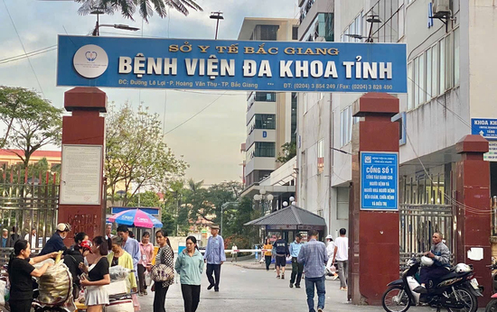Vụ xe cứu thương thu 21 triệu đồng: Tạm đình chỉ 3 cán bộ Bệnh viện Bắc Ninh
