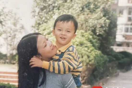 Mẹ treo thưởng căn nhà phố tìm con trai bị bắt cóc 26 năm