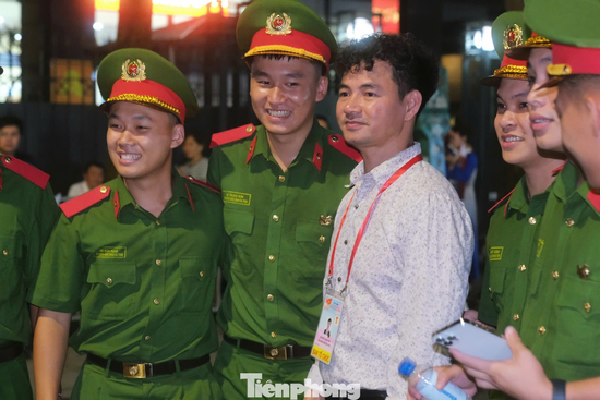NSND Xuân Bắc và dàn sao 'Mưa đỏ' ở buổi sơ duyệt A80
