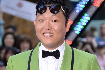 Psy 'Gangnam Style' bị bắt