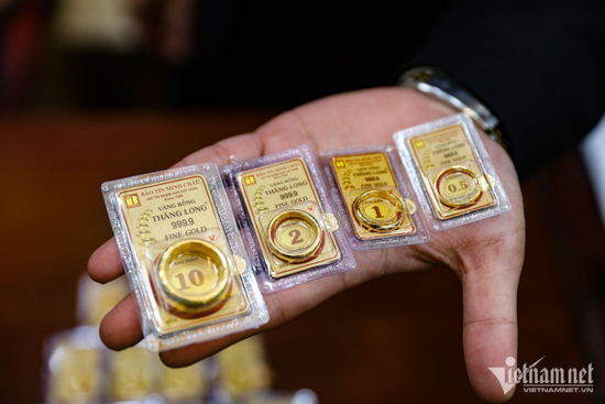 Giá vàng hôm nay 30/8/2025: Thế giới tăng chóng mặt, SJC vút lên đỉnh cao mới