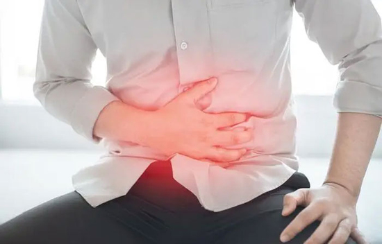 Người đàn ông 56 tuổi bị ung thư dạ dày, cảnh báo: 4 thực phẩm để lâu trong tủ lạnh có thể là 