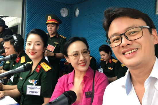 Chân dung 13 người trong tổ thuyết minh Lễ diễu binh, diễu hành A80