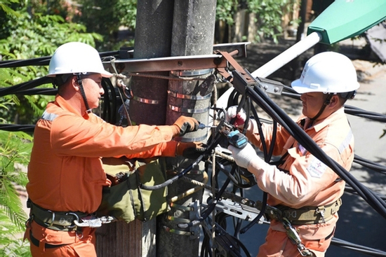 EVN Hà Nội khẳng định không cắt điện luân phiên, mất gián đoạn là do sự cố