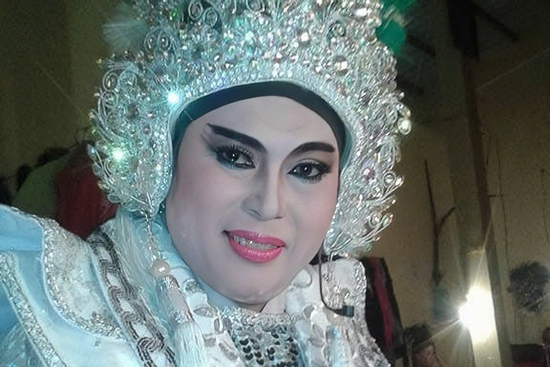 Nghệ sĩ Trường Quanh bị nhồi máu cơ tim cấp, vợ nghèo xoay tiền cứu chồng