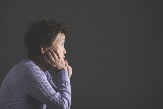 Sống với con rể 2 năm, tình cờ nghe cuộc trò chuyện của các con, hôm sau tôi để lại 200 triệu và lặng lẽ về quê