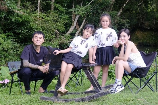 Hình ảnh lộ rõ mối quan hệ giữa Đạt G và con riêng của Cindy Lư