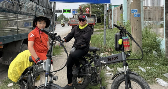 Nghỉ hè không học thêm, cậu bé Hà Nội cùng mẹ đạp xe 1.000km, qua 19 tỉnh thành