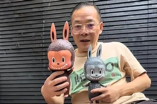 Mở phòng của người đàn ông độc thân 55 tuổi, phát hiện điều kinh ngạc