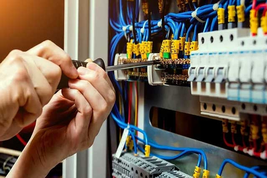 Cụ bà U80 sống đơn thân ‘sốc’ với hóa đơn điện hơn 12 triệu đồng vào tháng 8/2025