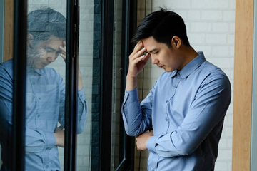 Bố mẹ vợ sống cùng 3 năm mà không bỏ ra 1 đồng, ngày mẹ tôi ốm nhập viện, hành động của họ khiến tôi ân hận