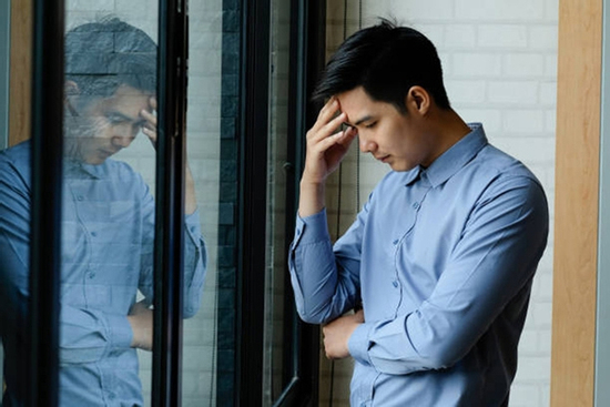 Bố mẹ vợ sống cùng 3 năm mà không bỏ ra 1 đồng, ngày mẹ tôi ốm nhập viện, hành động của họ khiến tôi ân hận