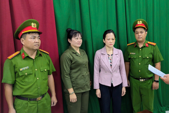 Vụ bác sĩ nha khoa hành hung bệnh nhân: Bắt khẩn cấp Nguyễn Thị Tuyết Chinh
