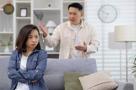 Cả nhà xôn xao vì chiếc phong bì phúng viếng của thông gia nghèo