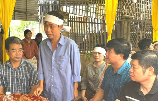 Hoàn cảnh xót xa của 'bé trai mở cửa cứu bạn', lãnh đạo tỉnh phải đề nghị hỗ trợ