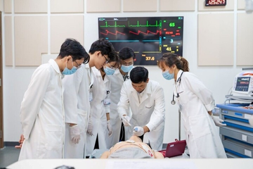 Chi phí học bác sĩ nội trú, cao nhất lên tới hơn 900 triệu đồng/năm