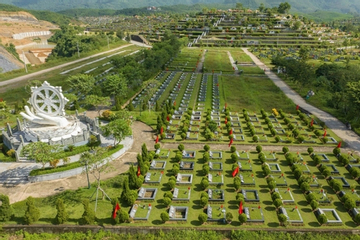 Đổ xô đi mua đất cho 'người âm' để làm...quà tặng