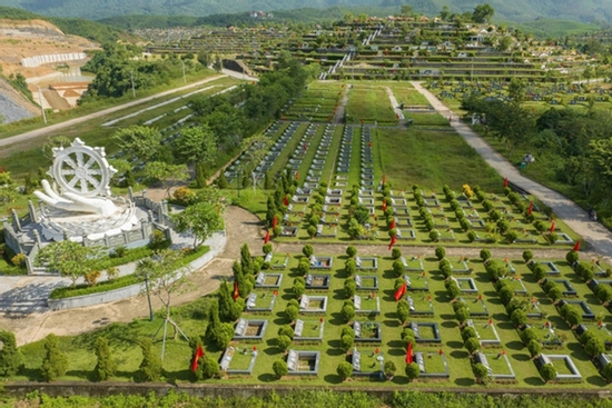 Đổ xô đi mua đất cho 'người âm' để làm...quà tặng
