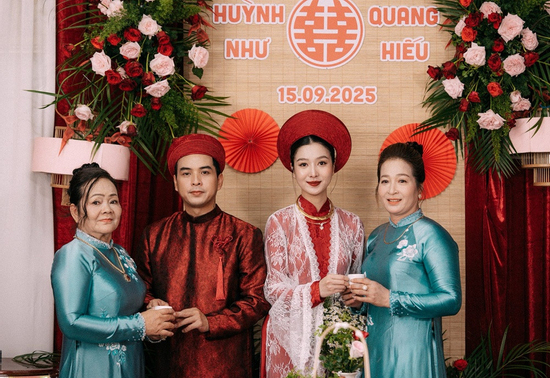 Hai bà thông gia ở đám cưới Hồ Quang Hiếu gây chú ý