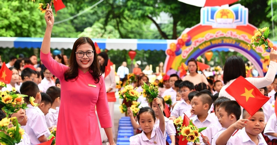 Hiệu trưởng ở Hà Nội than ‘khó’ khi xếp lịch học tối đa 7 tiết/ngày