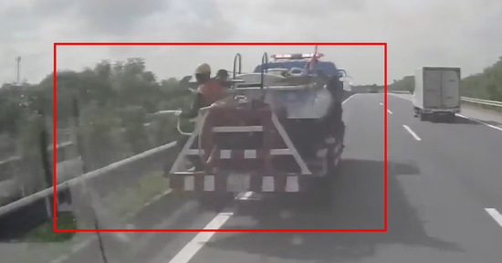 Tai nạn ô tô Limousine trên cao tốc: Làm rõ trách nhiệm tài xế xe tưới cây