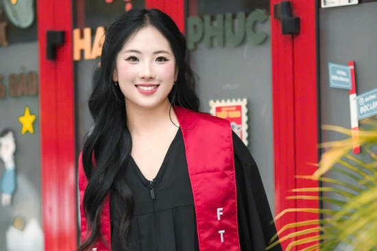 Thủ khoa xinh đẹp Đại học Ngoại thương với 3 môn đạt điểm 10 tuyệt đối
