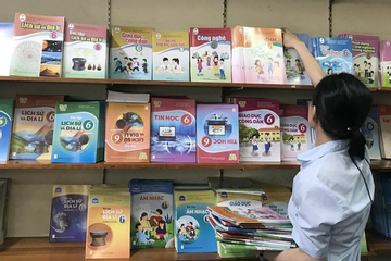 Cung cấp bộ sách giáo khoa thống nhất từ năm học 2026-2027, miễn phí từ 2030